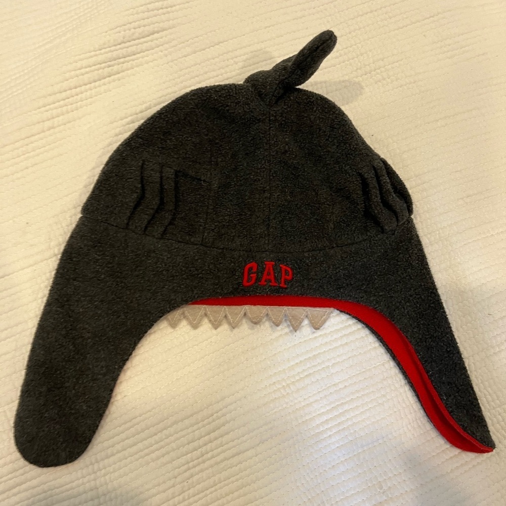 GAP Shark Fleece Winter Hat - Picture 3 of 3
